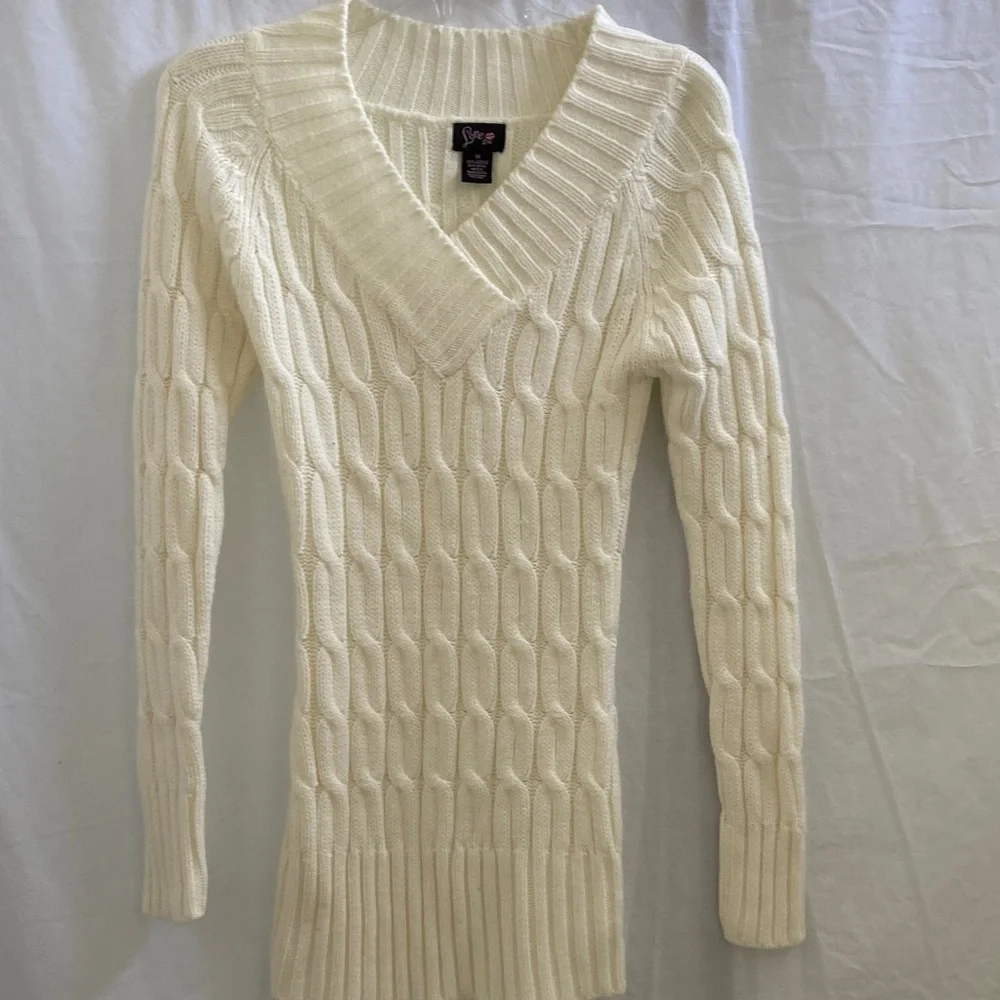 White Sweater Size: Medium